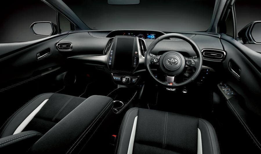 Торпедо Toyota Prius PHV GR Sport 2017 года  (JP) (фото 4 из 4)